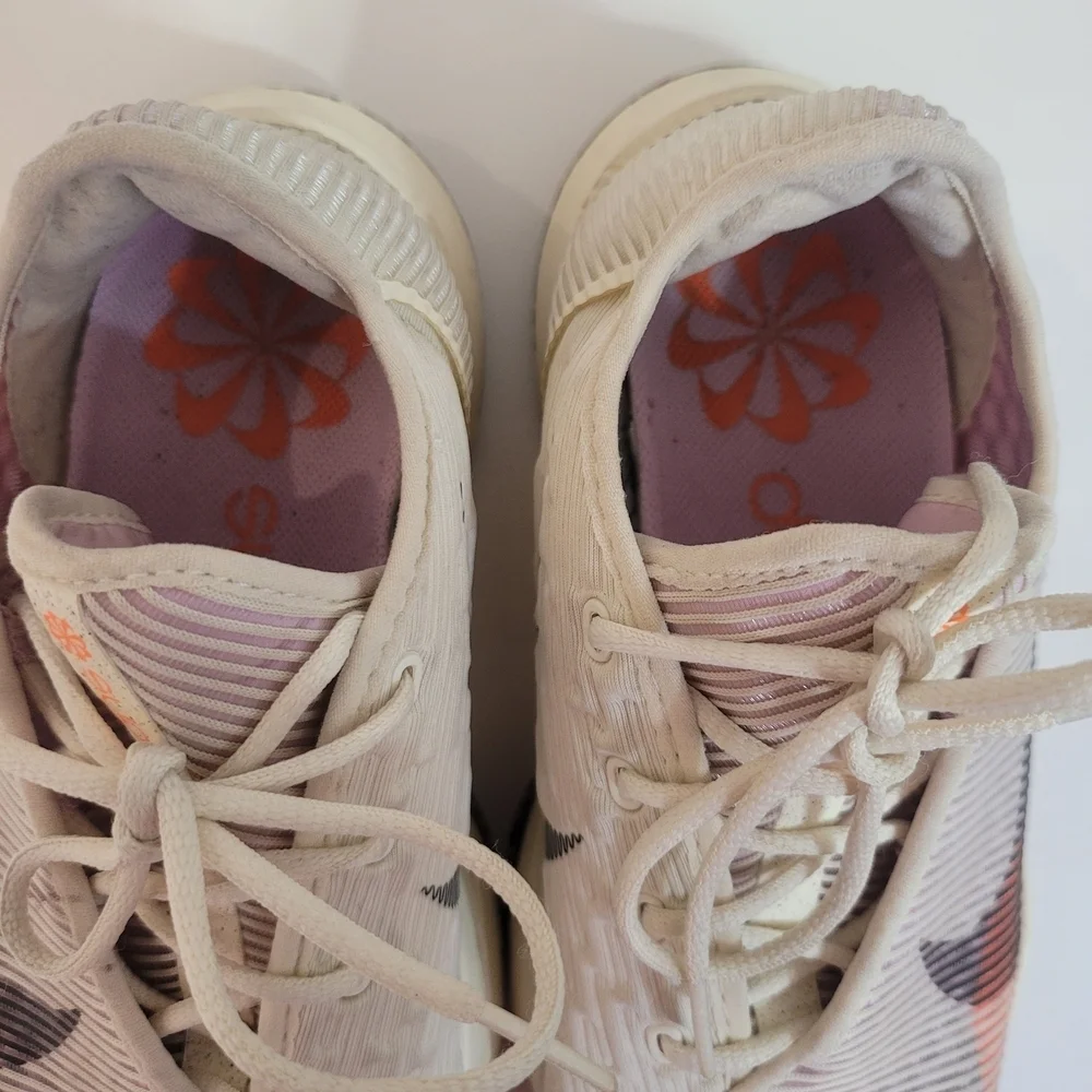 Nike Air Zoom  Women's Cream and Orange Athletic Shoes Size US7/EUR 38